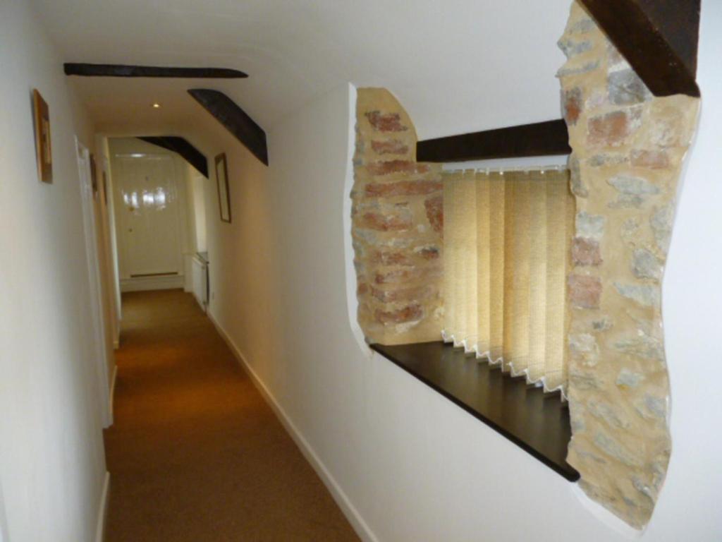 Bed and Breakfast Quiet Woman House Halstock Экстерьер фото
